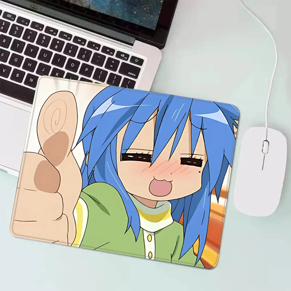 Lucky Star Konata Izumi Gaming - Desk Setup Anime ulasan dan harga