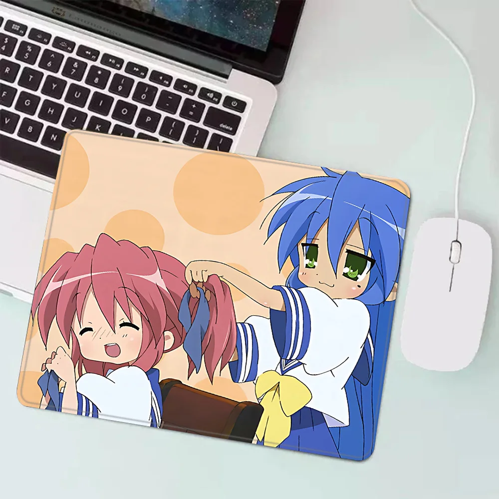 Lucky Star Konata Izumi Gaming - Desk Setup Anime ulasan dan harga