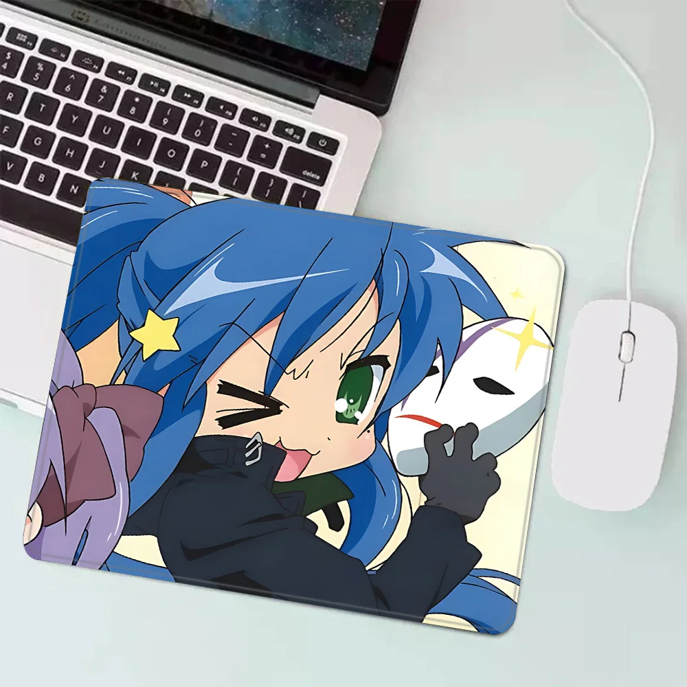 Lucky Star Konata Izumi Gaming - Desk Setup Anime ulasan dan harga